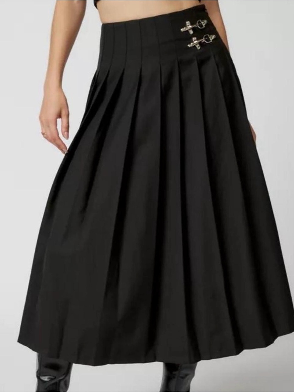 Lioness Onyx Fame Buckle Midi Pleated Skirt NWOT